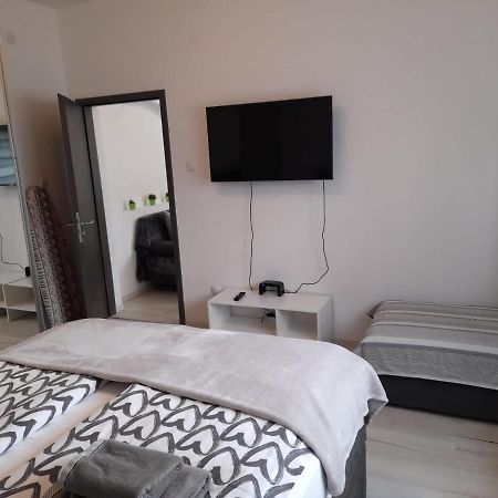 ווליקה גוריצה Ke-To Zagreb Airport Rooms מראה חיצוני תמונה