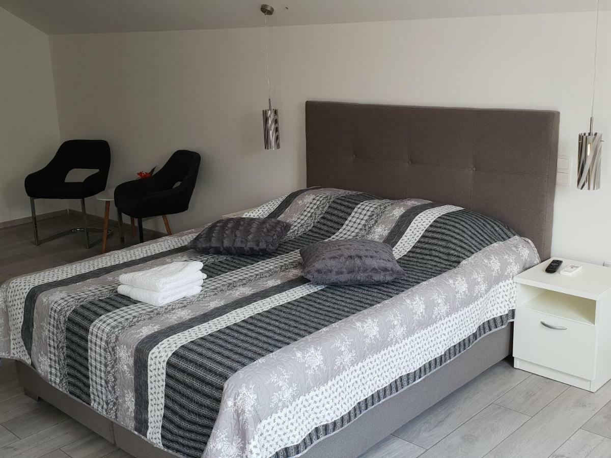 ווליקה גוריצה Ke-To Zagreb Airport Rooms מראה חיצוני תמונה