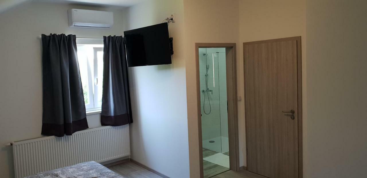ווליקה גוריצה Ke-To Zagreb Airport Rooms מראה חיצוני תמונה